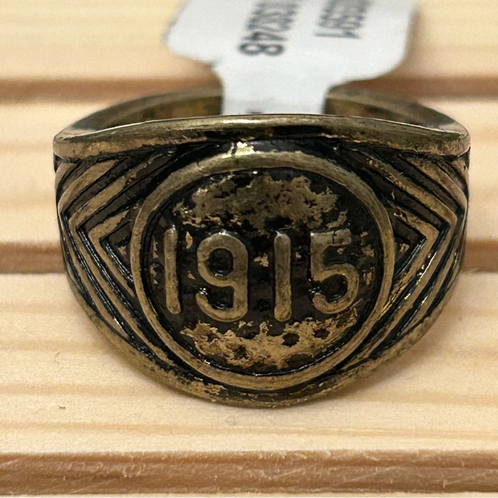 UO ‘1915’ Signet Ring